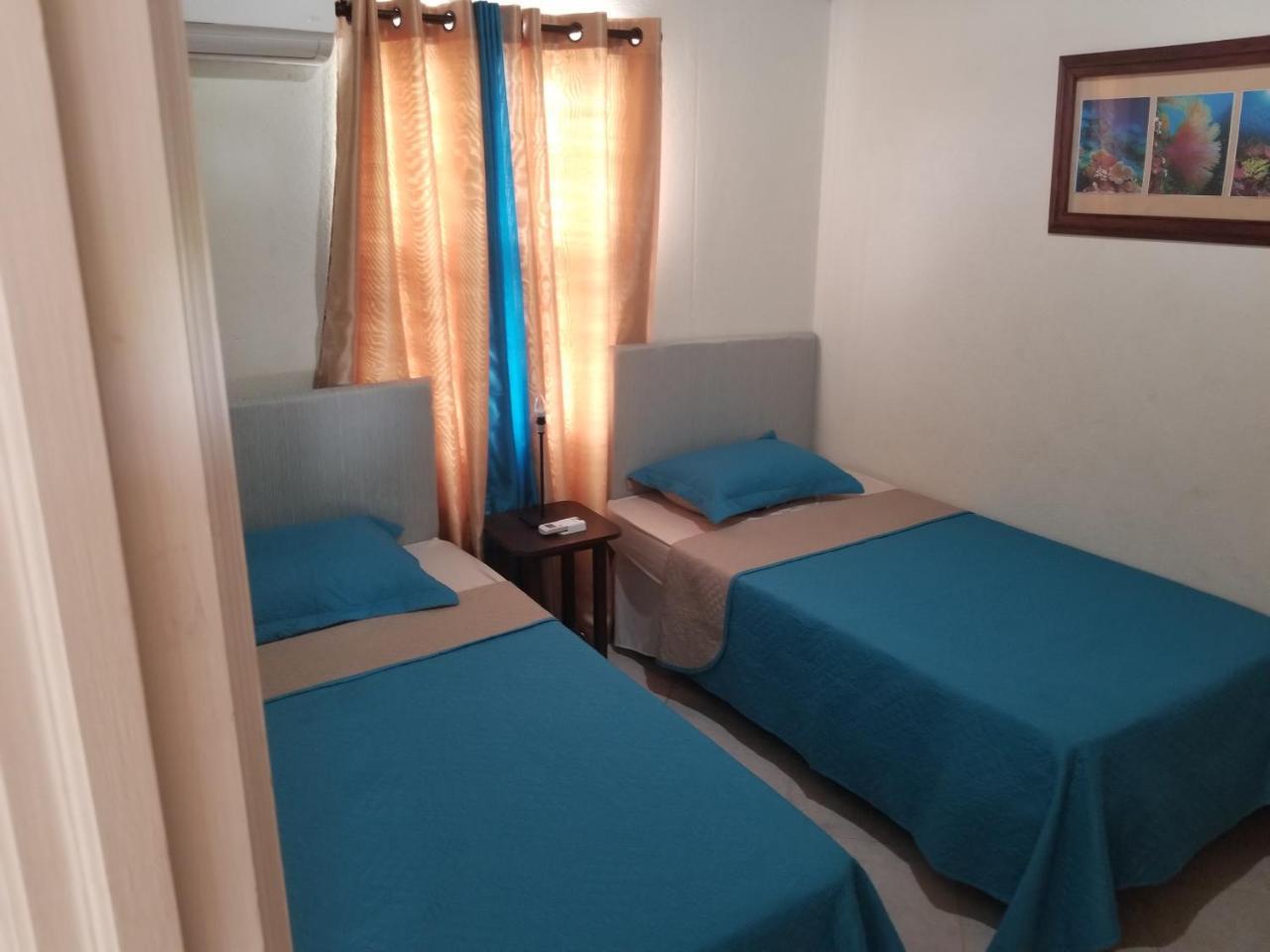 Breezy Apts Saint Philip Esterno foto