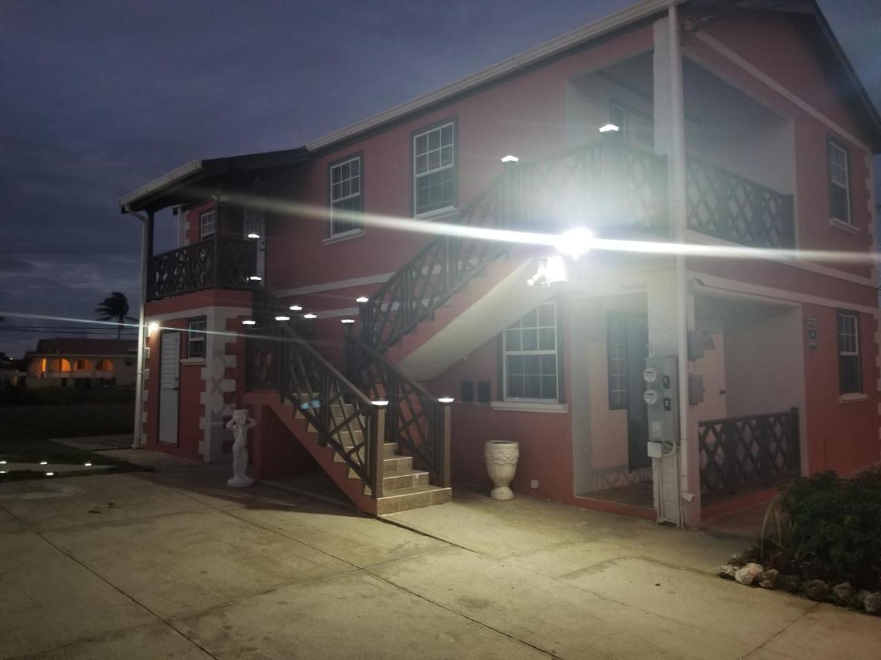 Breezy Apts Saint Philip Esterno foto
