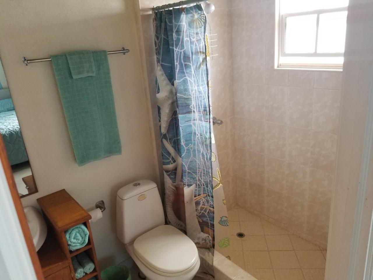 Breezy Apts Saint Philip Esterno foto