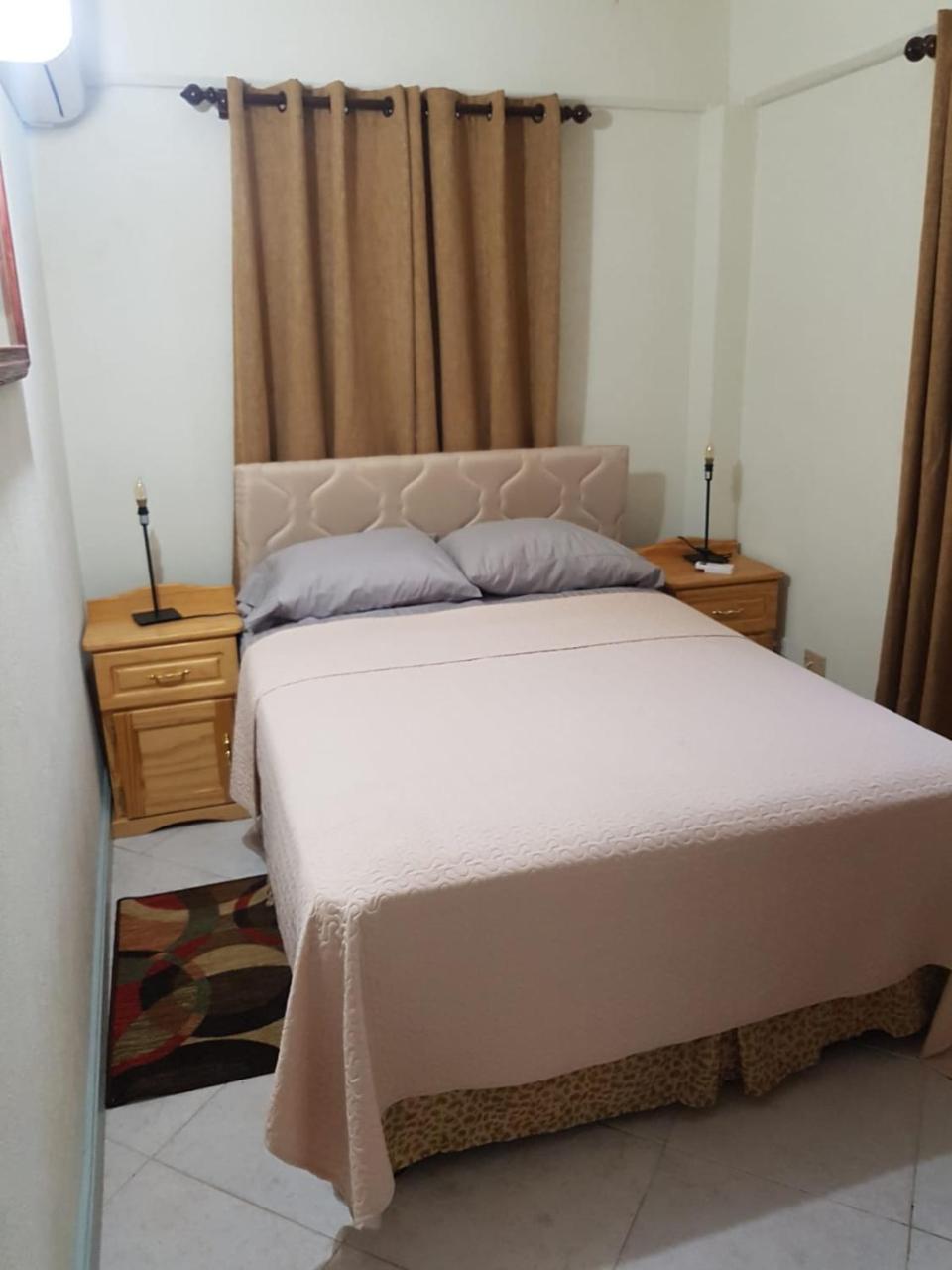 Breezy Apts Saint Philip Esterno foto